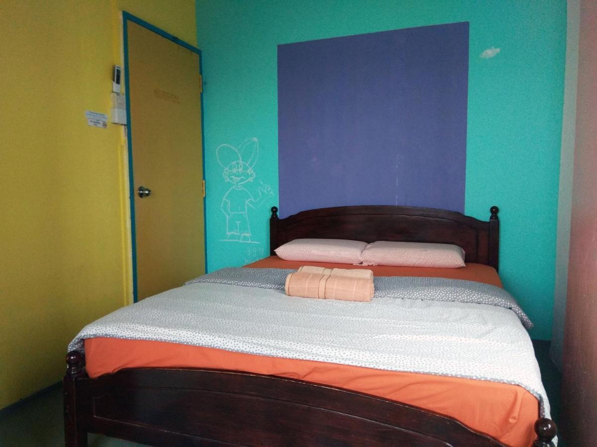 Sandakan Backpackers Hostel Extérieur photo